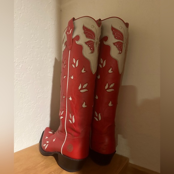 RED AND WHITE COWBOY COWGIRL BOOTS- RANCH ROAD SCARLETT BUTTERFLY - Picture 4 of 6